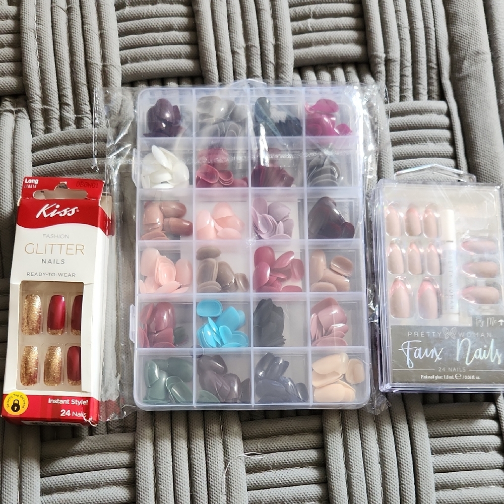 Kiss Fashion Glitter Nails - Red, Gold, and More